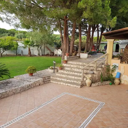 Spiaggia Di Mezzo Bed & Breakfast *