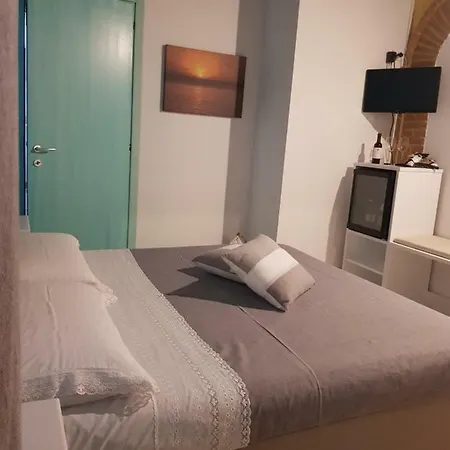 Spiaggia Di Mezzo Bed & Breakfast *