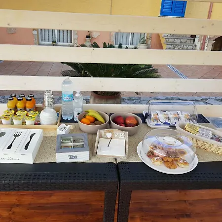 Bed & Breakfast Spiaggia Di Mezzo *
